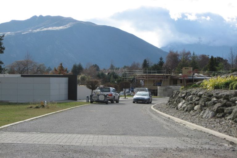 Photo of property in 16 Lucys Way, Wanaka, 9305