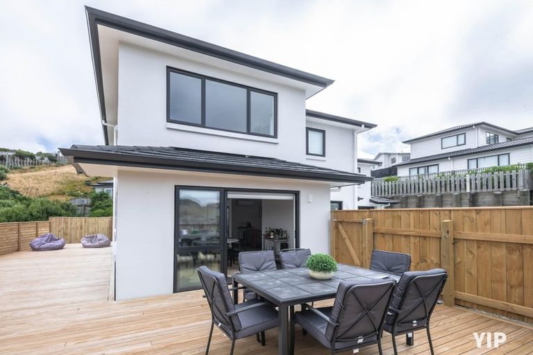 Photo of property in 130 Amesbury Drive, Churton Park, Wellington, 6037