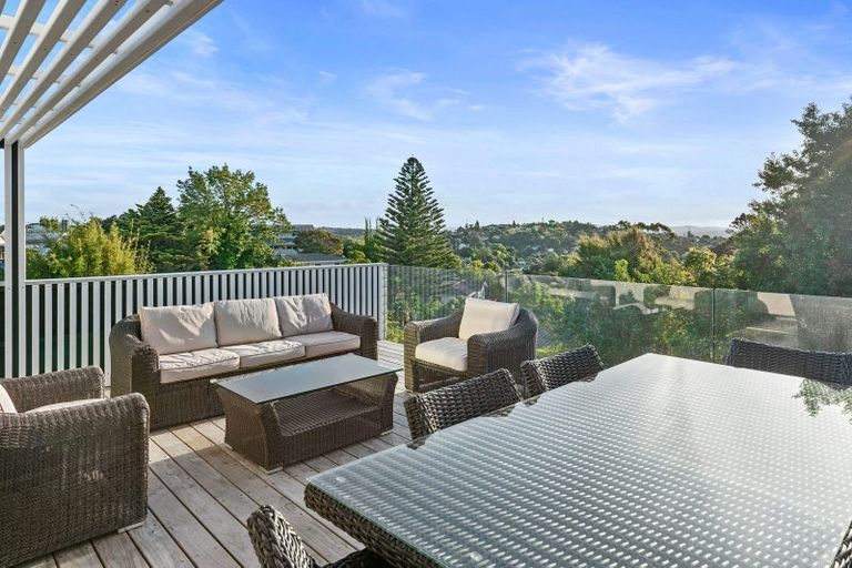 Photo of property in 570 Glenfield Road, Bayview, Auckland, 0629
