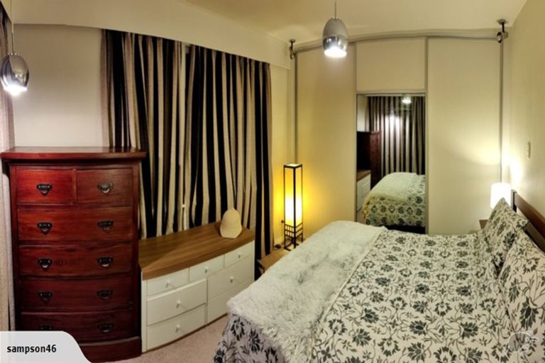 Photo of property in 140 Nicholson Road, Khandallah, Wellington, 6035