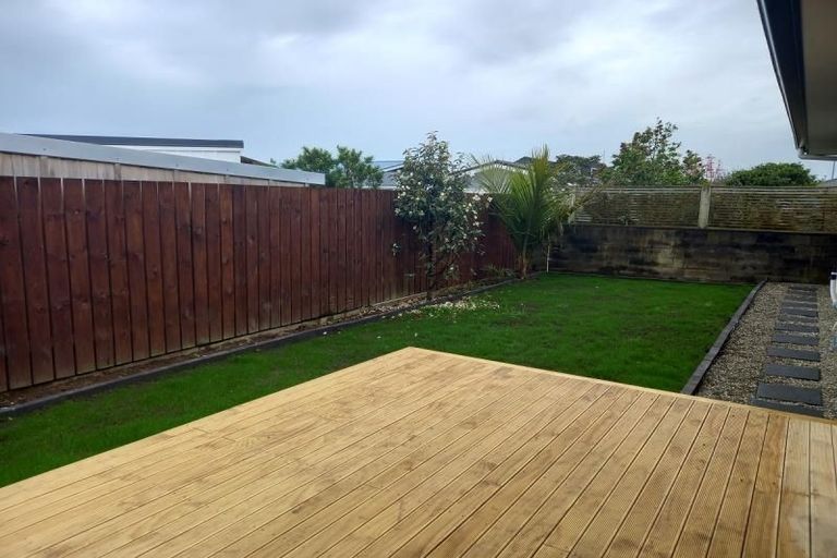 Photo of property in 9a Turakina Street, Merrilands, New Plymouth, 4312