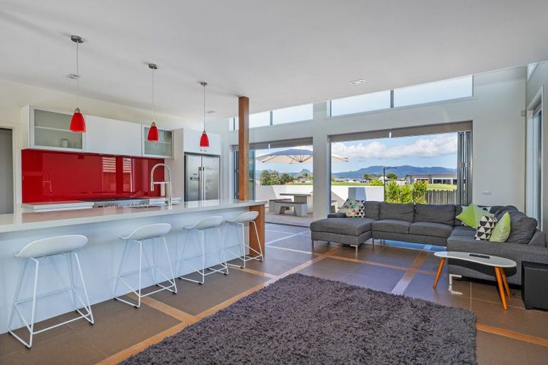 Photo of property in 116 Taupata Way, Matarangi, Whitianga, 3592