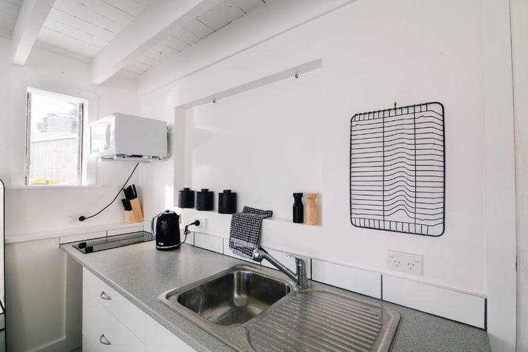 Photo of property in 18c Trevor Terrace, Paremata, Porirua, 5024