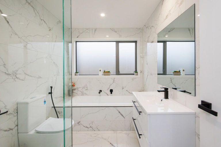 Photo of property in 12 Ivy Lane, Kelvin Grove, Palmerston North, 4414