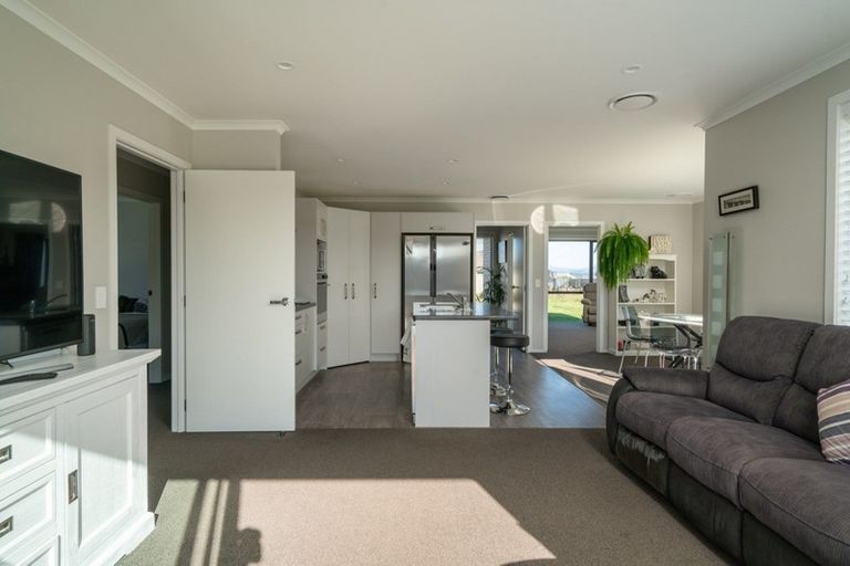 Photo of property in 48 Huka Heights Drive, Rangatira Park, Taupo, 3330