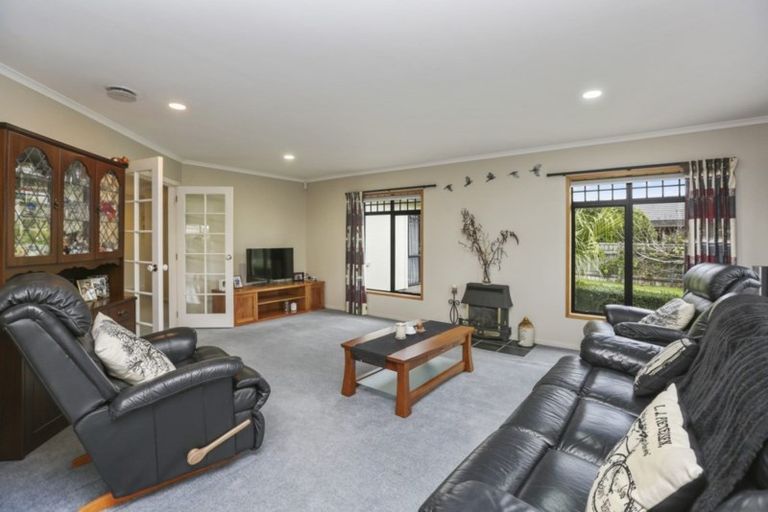 Photo of property in 364 Mangorei Road, Merrilands, New Plymouth, 4312