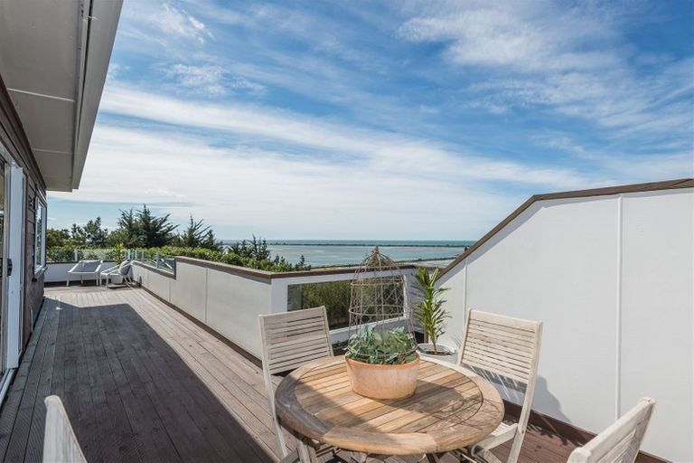 Photo of property in 71 Mount Pleasant Road, Mount Pleasant, Christchurch, 8081