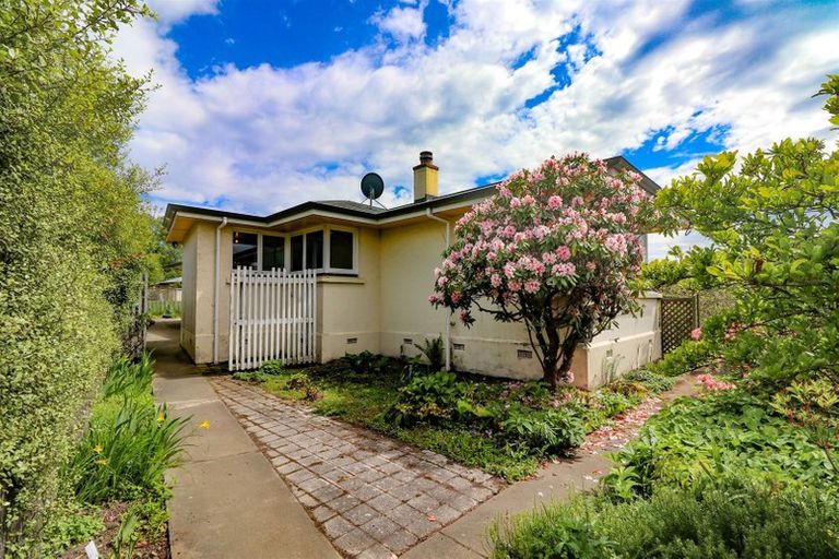 Photo of property in 3 Mckenzie Street, Geraldine, 7930