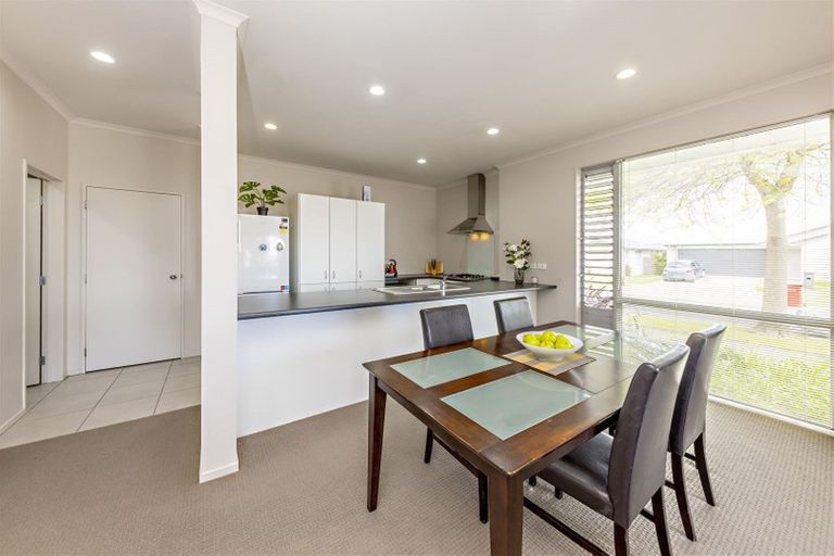 Photo of property in 30 Willow Camp Road, Takanini, 2112