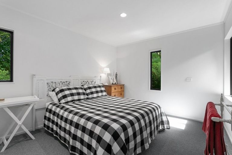 Photo of property in 28 Te Kopua Street, Acacia Bay, Taupo, 3330