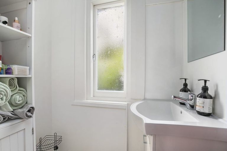 Photo of property in 26 Seabrook Avenue, New Lynn, Auckland, 0600