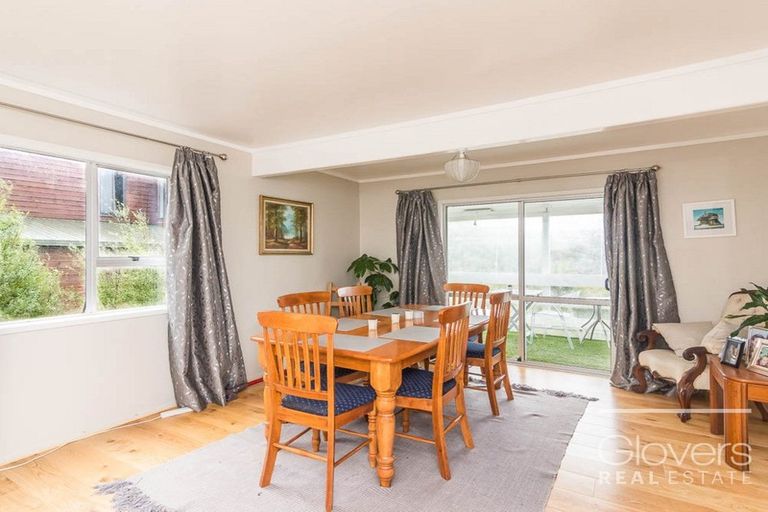 Photo of property in 28 Puketaha Road, Swanson, Auckland, 0816