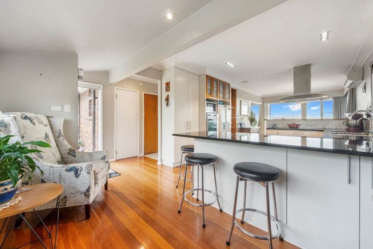 Photo of property in 76 Jaemont Avenue, Te Atatu South, Auckland, 0610