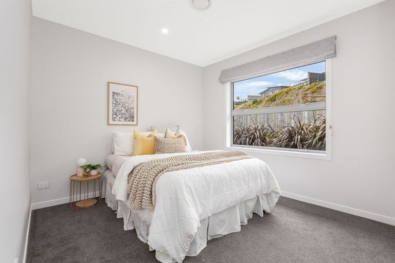 Photo of property in 49 Waitaria Terrace, Aotea, Porirua, 5024