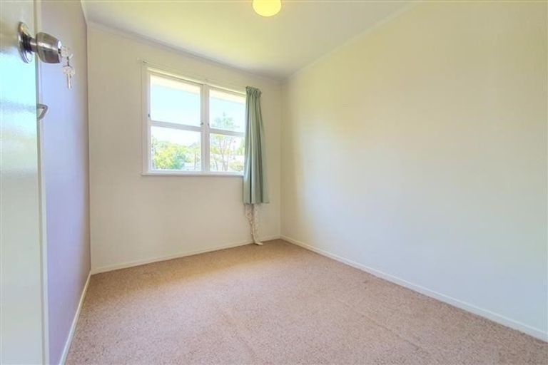 Photo of property in 15 Dellwood Avenue, Henderson, Auckland, 0612