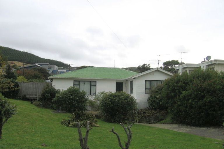 Photo of property in 48 Ranui Terrace, Tawa, Wellington, 5028