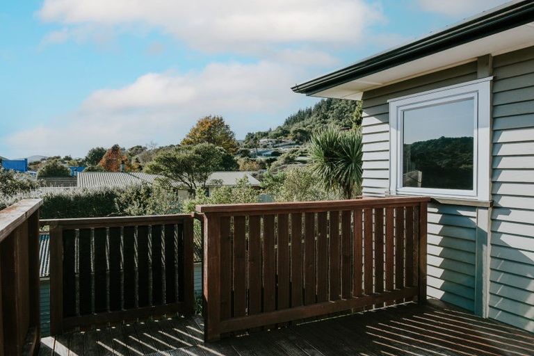 Photo of property in 12 Lincoln Street, Picton, 7220