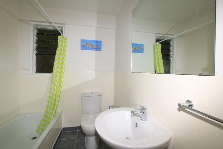 Photo of property in 4/228 Onewa Road, Birkenhead, Auckland, 0626