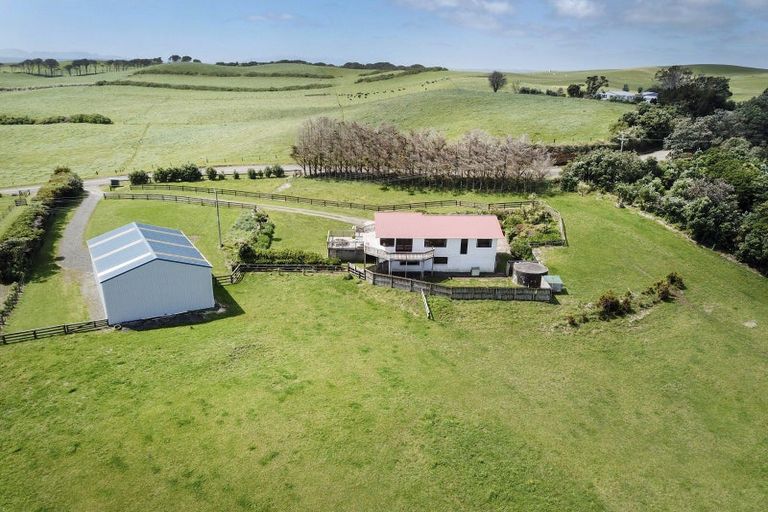 Photo of property in 106 Rehutai Road, Baylys Beach, Dargaville, 0377