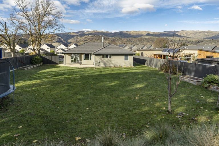 Photo of property in 20 Perriam Place, Mount Pisa, Cromwell, 9383