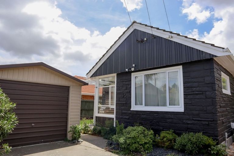 Photo of property in 6 Wittys Road, Avonhead, Christchurch, 8042