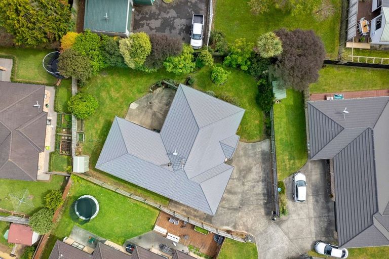 Photo of property in 15 Ernest Shackleton Place, Waiuku, 2123