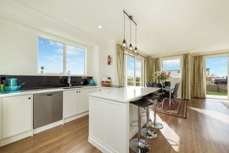 Photo of property in 48 Bounty Road, Long Bay, Auckland, 0630