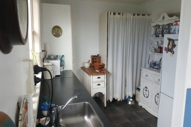 Photo of property in 15 Timaru Road, Waimate, 7924