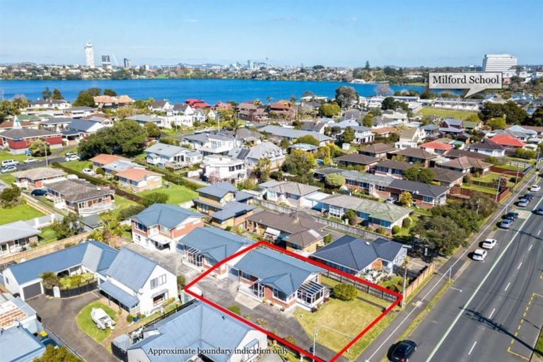 Photo of property in 1/10 Shakespeare Road, Milford, Auckland, 0620