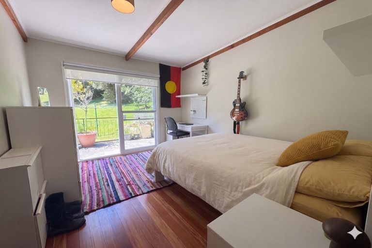 Photo of property in 274 Scenic Drive, Titirangi, Auckland, 0604