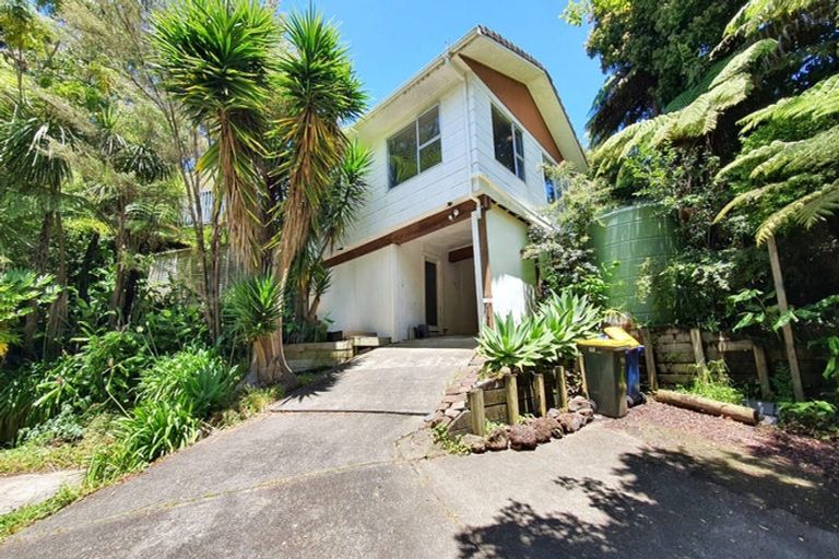 Photo of property in 27 Glencourt Place, Glenfield, Auckland, 0629
