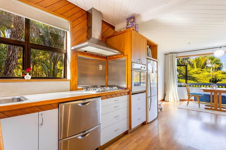 Photo of property in 83 Wood Bay Road, Titirangi, Auckland, 0604