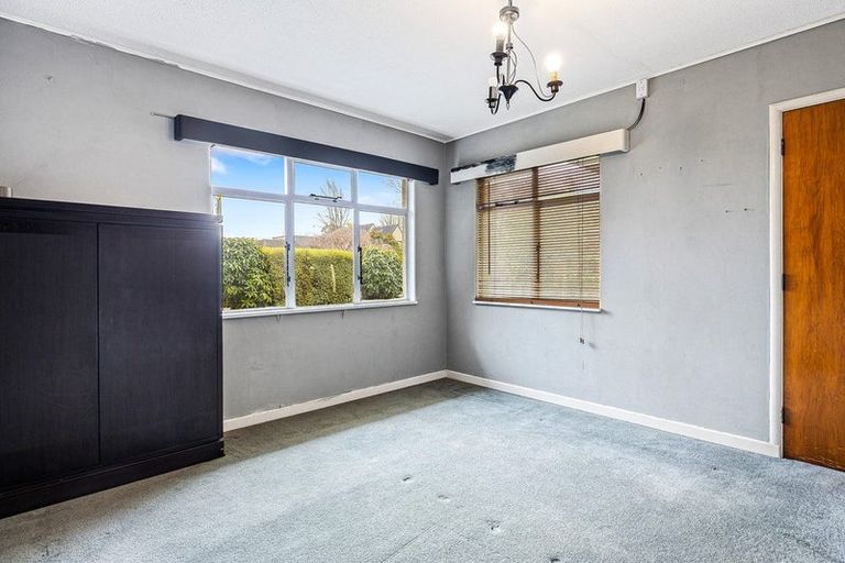 Photo of property in 80 Crofton Road, Harewood, Christchurch, 8051