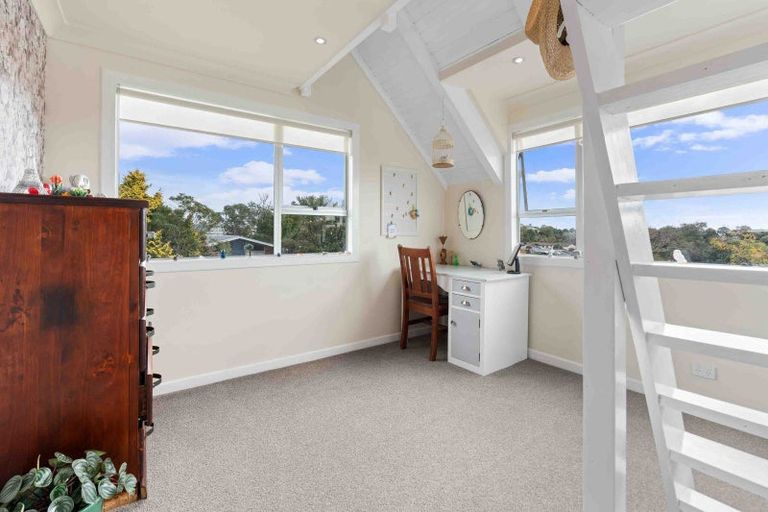 Photo of property in 15 Carlton Terrace, Westown, New Plymouth, 4310