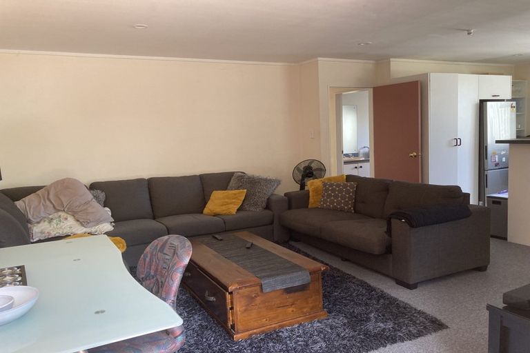 Photo of property in 18 Melrose Road, Island Bay, Wellington, 6023