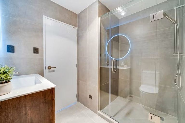 Photo of property in 2/60 Yeovil Road, Te Atatu Peninsula, Auckland, 0610