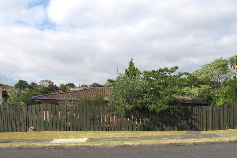 Photo of property in 71 Stapleford Crescent, Browns Bay, Auckland, 0630