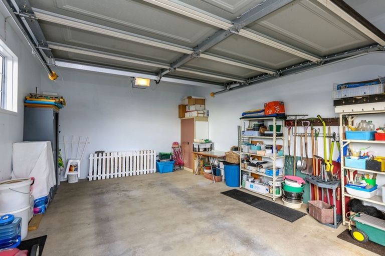 Photo of property in 10 Poplar Grove, Whalers Gate, New Plymouth, 4310