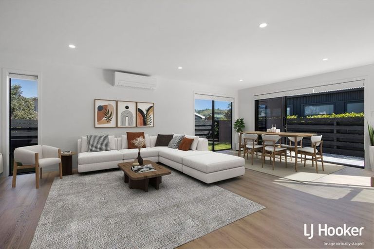 Photo of property in 1/40 Waiparaheka Drive, Wainui, 0932