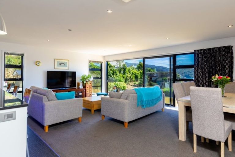 Photo of property in 18a Russell Street, Picton, 7220