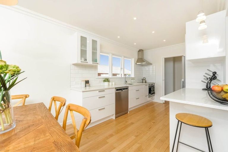 Photo of property in 36 Gilliam Street, New Lynn, Auckland, 0600