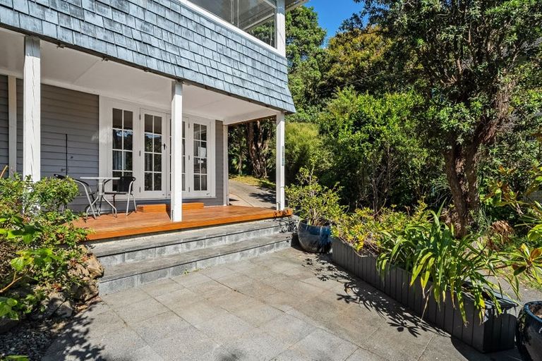 Photo of property in 102 Paremata Road, Paremata, Porirua, 5024