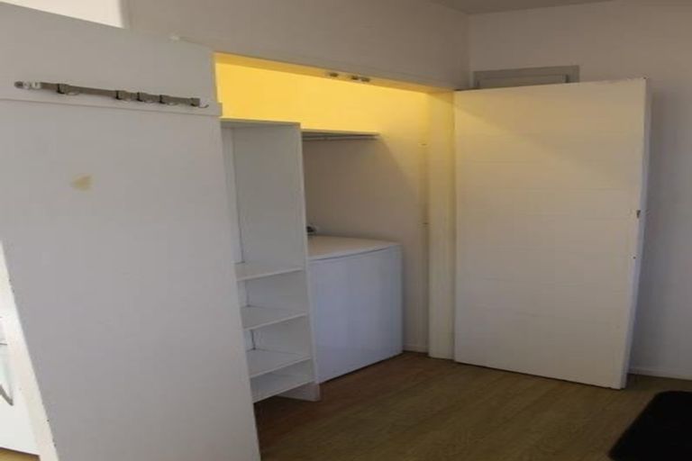 Photo of property in 1/133 Shakespeare Road, Milford, Auckland, 0620