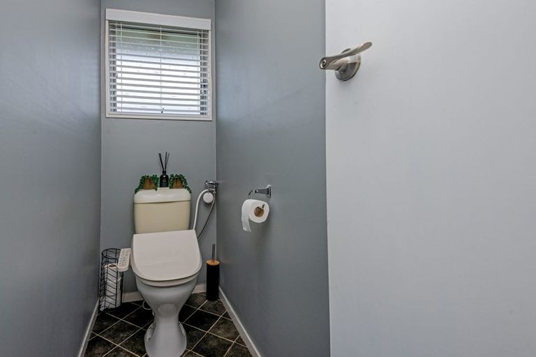 Photo of property in 76 John F Kennedy Drive, Milson, Palmerston North, 4414