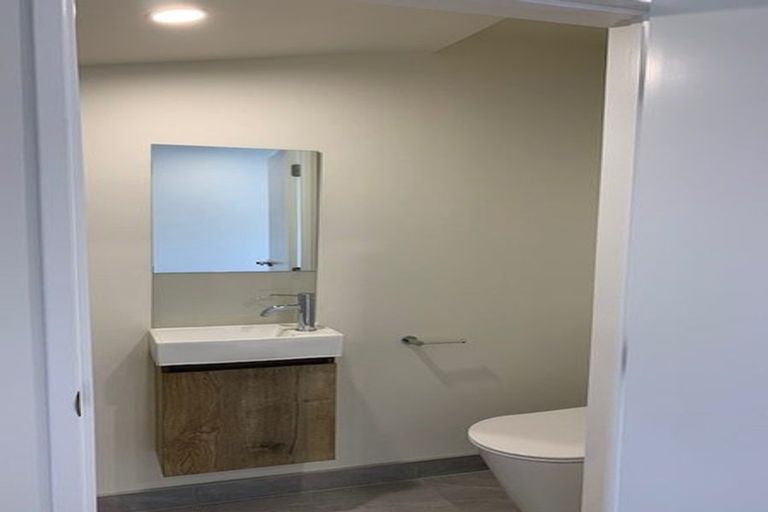 Photo of property in 6 Hoopers Road, Glen Eden, Auckland, 0602