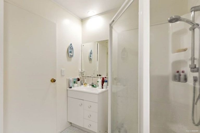 Photo of property in 32 Hugh Green Drive, Pinehill, Auckland, 0632