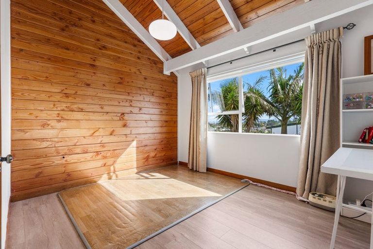 Photo of property in 177 West Harbour Drive, West Harbour, Auckland, 0618