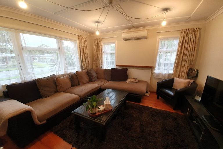 Photo of property in 12 Centennial Drive, Hokowhitu, Palmerston North, 4410