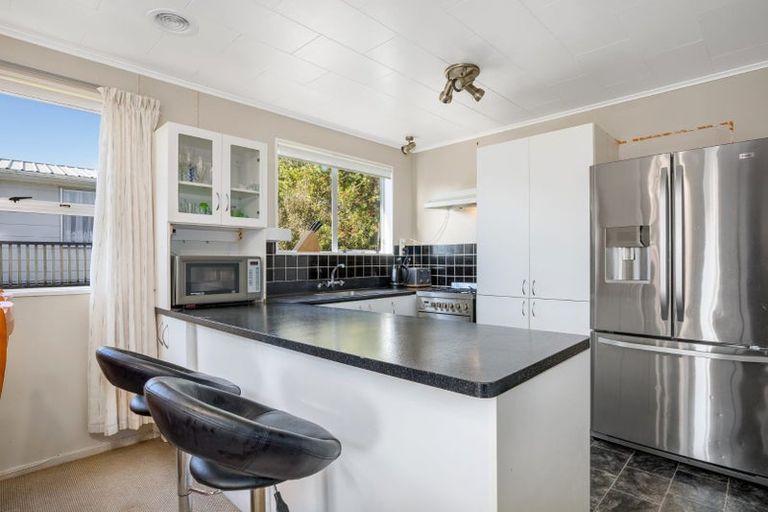 Photo of property in 25 Robson Street, Stokes Valley, Lower Hutt, 5019