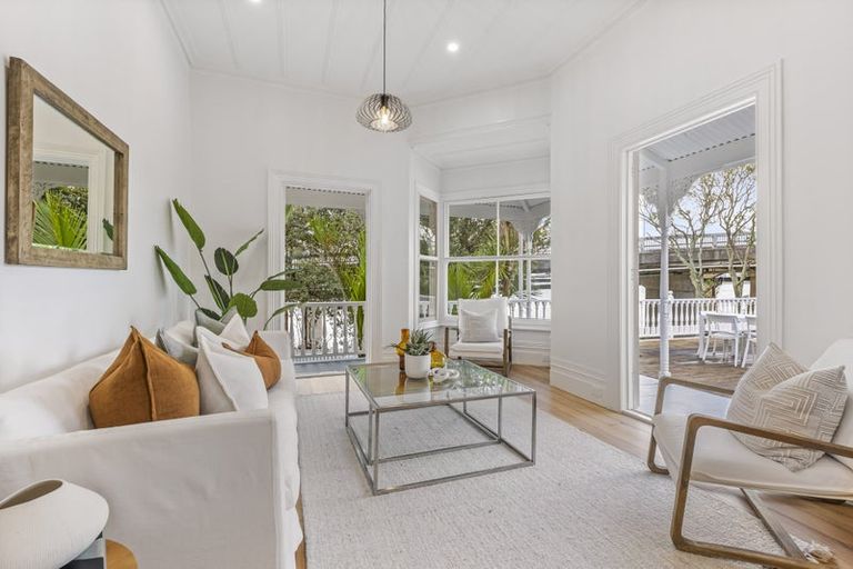 Photo of property in 25 Princes Street, Northcote Point, Auckland, 0627